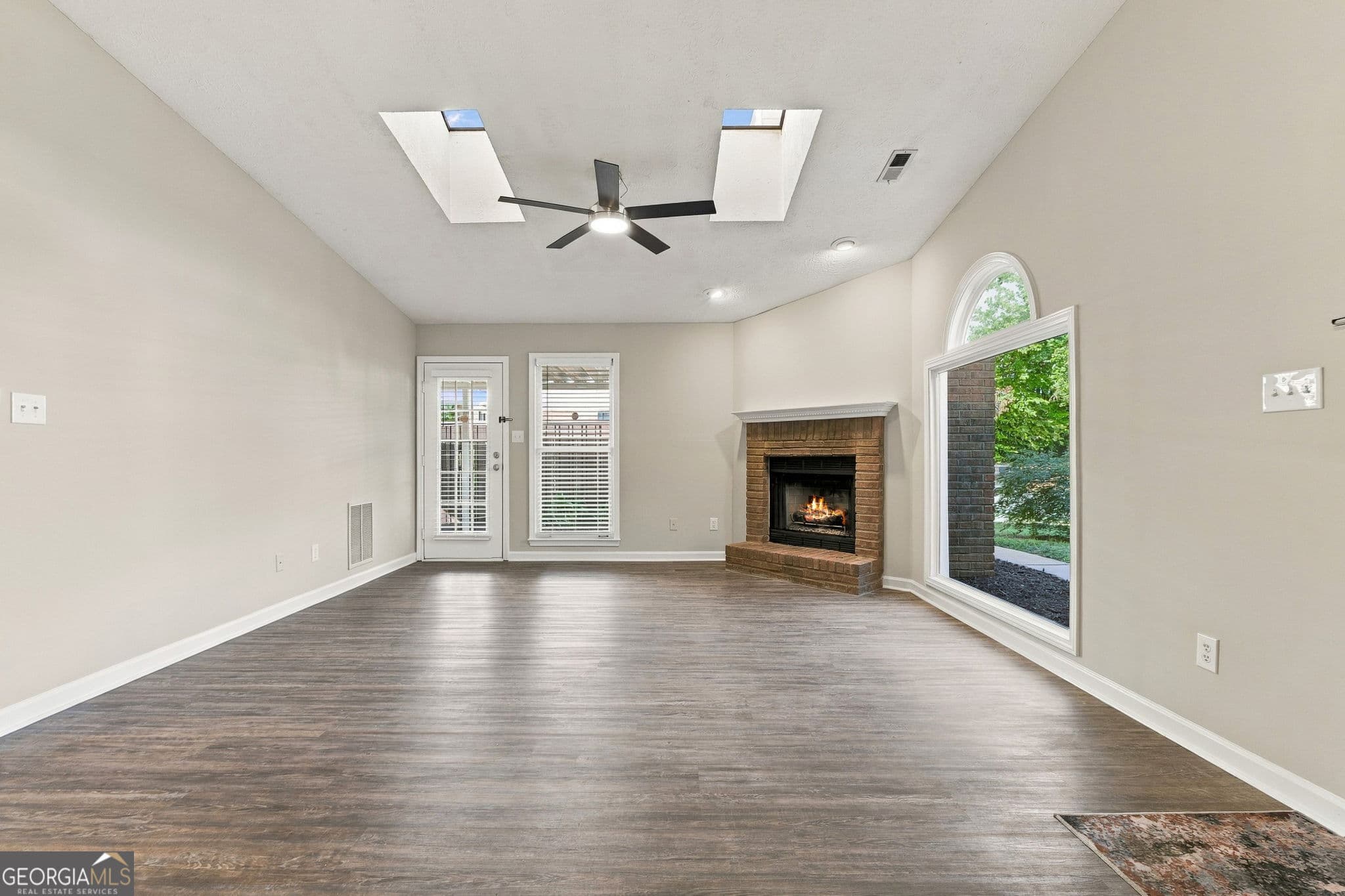 2 bedroom, 2 bathroom, 1,240 sq ft single family residence for sale at 210 Courtyard Lane, Fayetteville, GA 30215 — photo 7