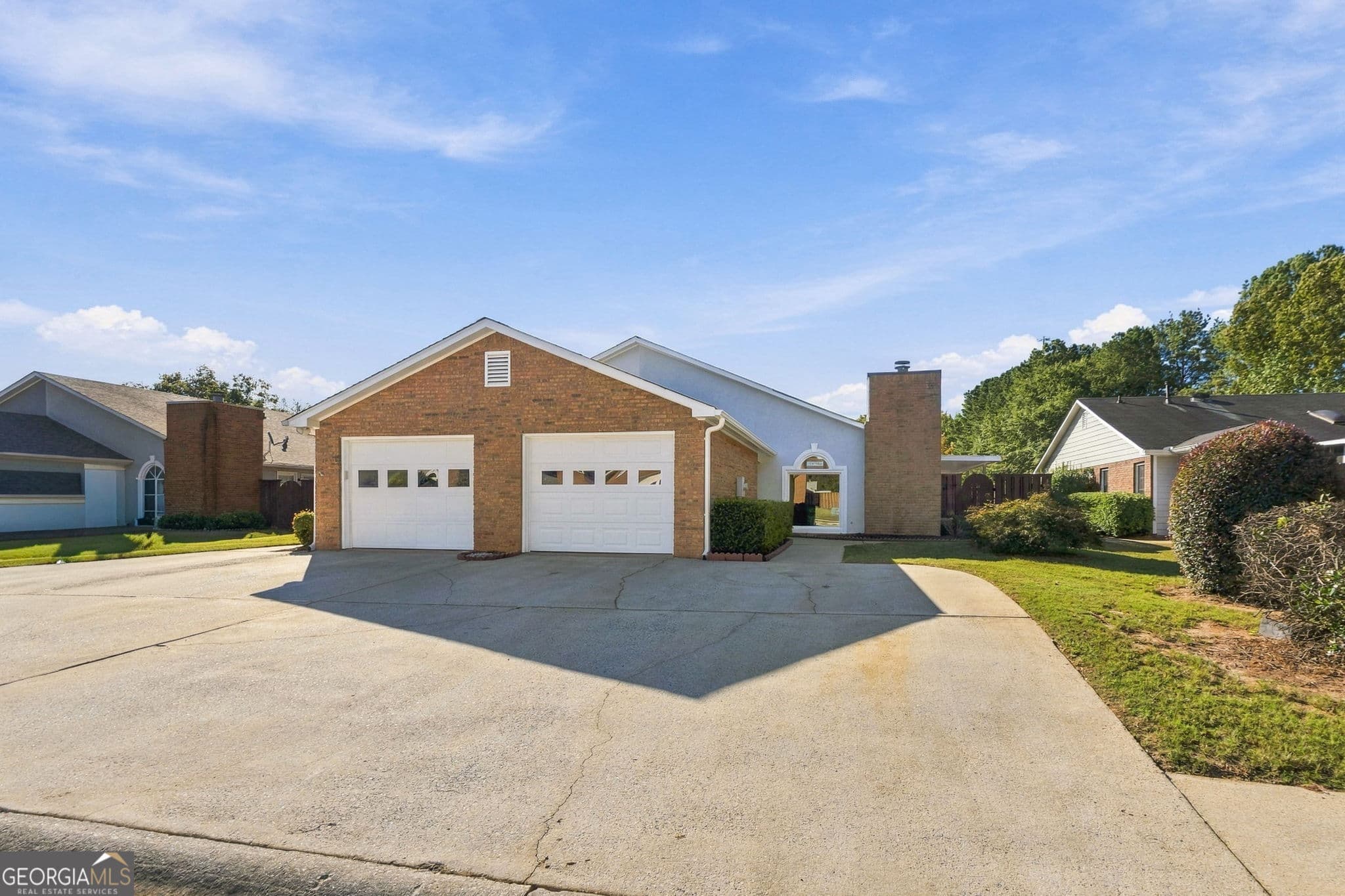 2 bedroom, 2 bathroom, 1,240 sq ft single family residence for sale at 210 Courtyard Lane, Fayetteville, GA 30215