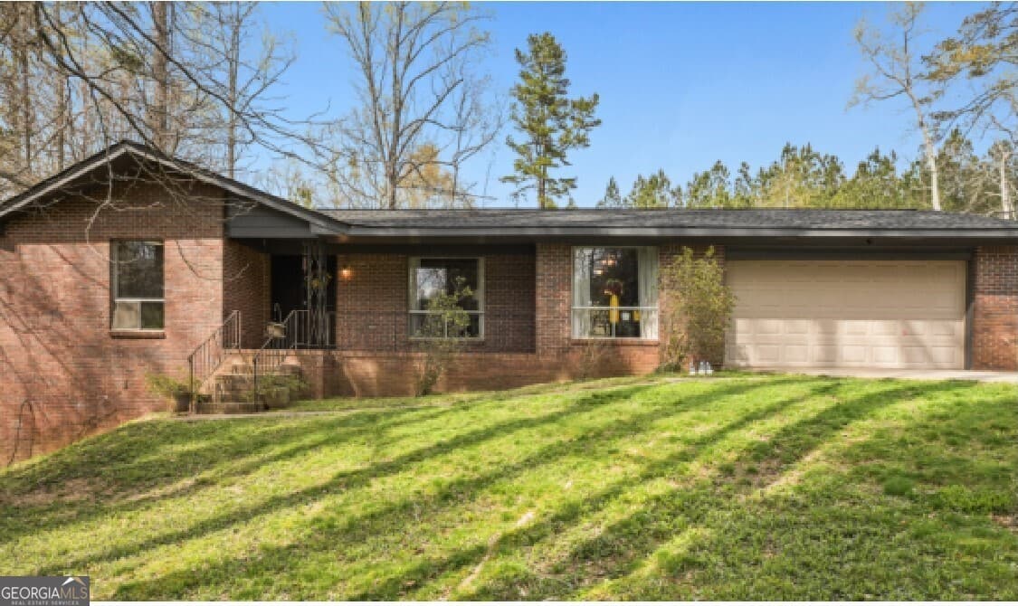 3 bedroom, 2 bathroom, 1,764 sq ft single family residence for sale at 779 Pinehurst Drive, Fairburn, GA 30213 — photo 1 of 30