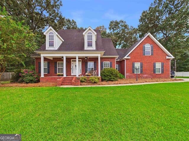 4 bedroom, 2 bathroom, 2,444 sq ft single family residence for sale at 129 Gardenia Drive, Warner Robins, GA 31088 — photo 1 of 62