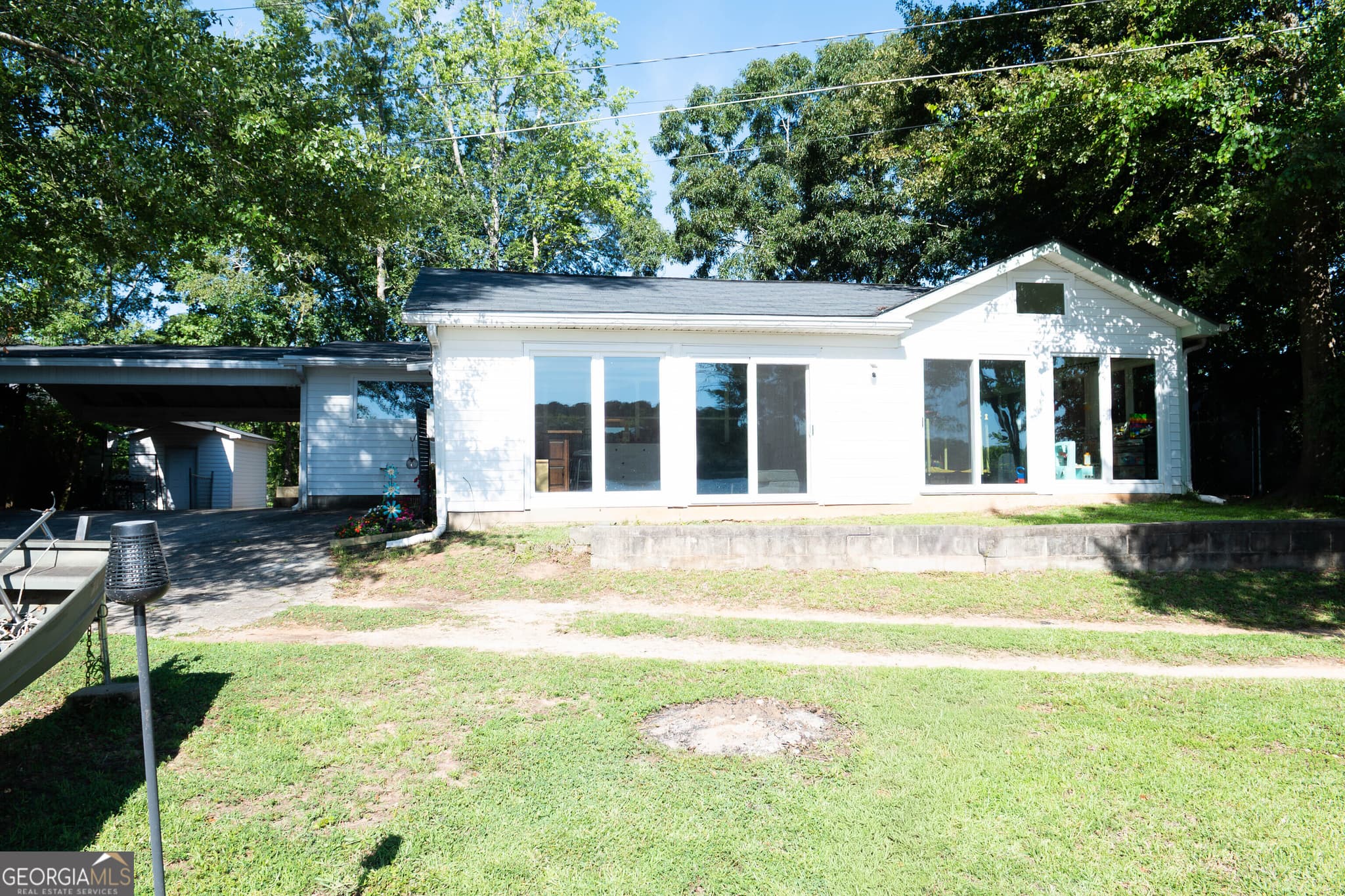 4 bedroom, 2 bathroom, 2,300 sq ft single family residence for sale at 44 Penn Drive, Jackson, GA 30233 — photo 2