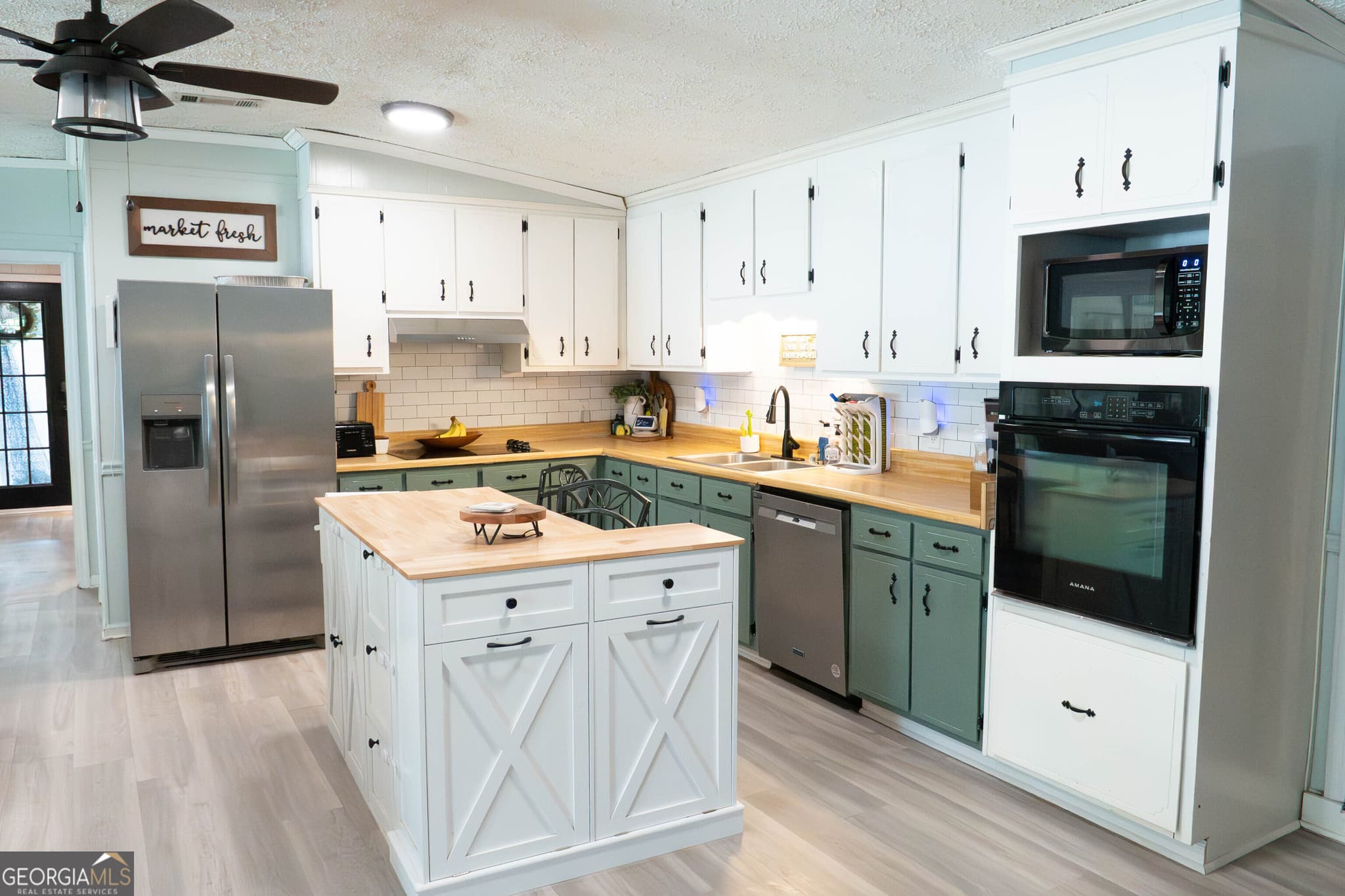 4 bedroom, 2 bathroom, 2,300 sq ft single family residence for sale at 44 Penn Drive, Jackson, GA 30233 — photo 3