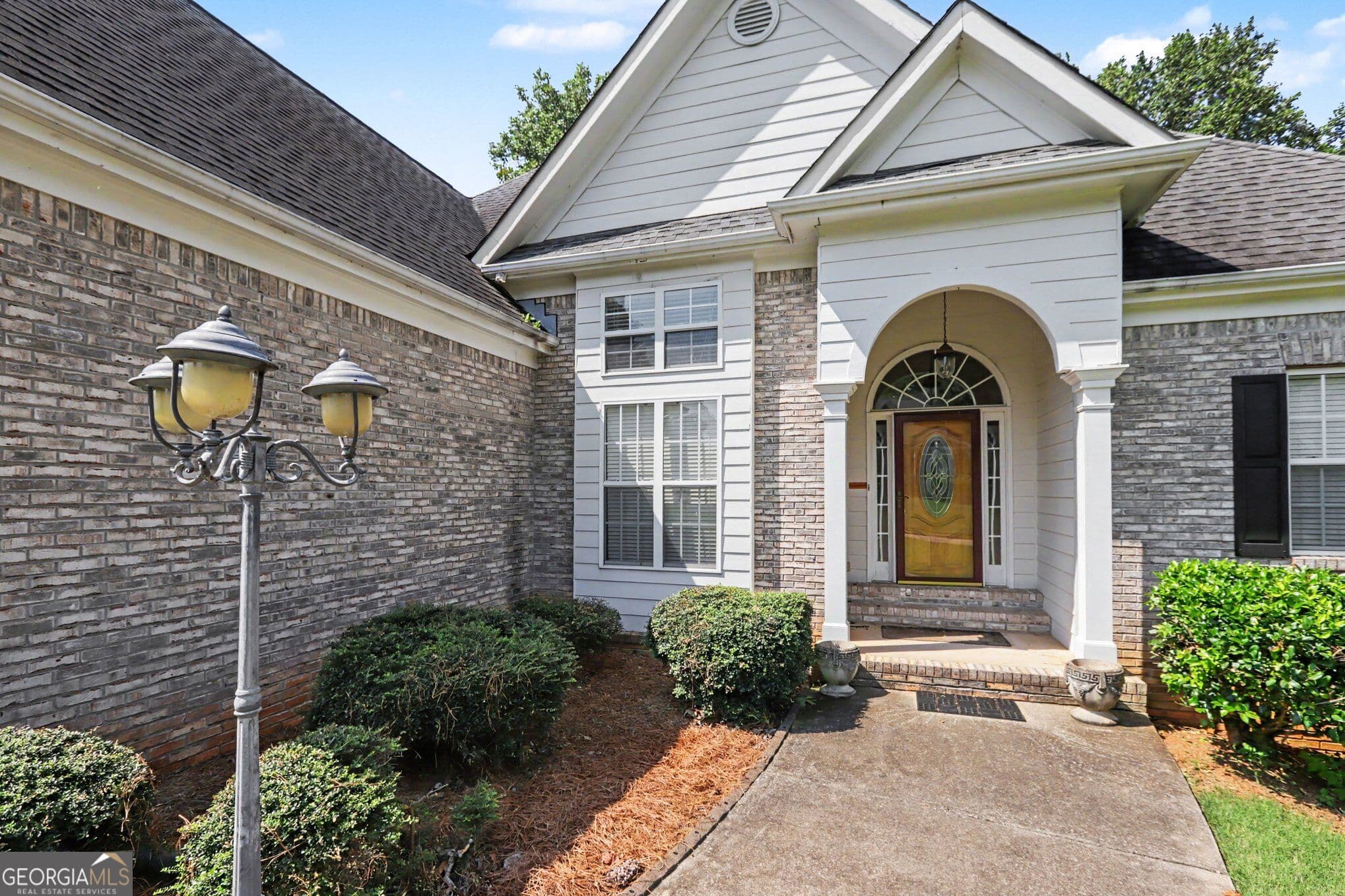 3 bedroom, 2 bathroom, 2,098 sq ft single family residence for sale at 1264 Harvest Lane, Hoschton, GA 30548 — photo 5