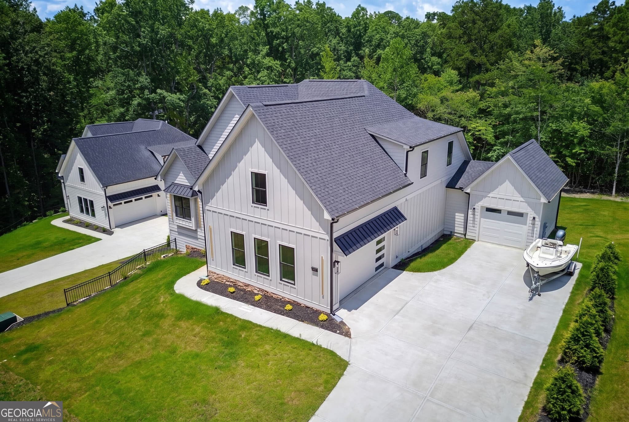 5 bedroom, 4 bathroom, 3,000 sq ft single family residence for sale at 3610 Fleming Drive, Cumming, GA 30041 — photo 2