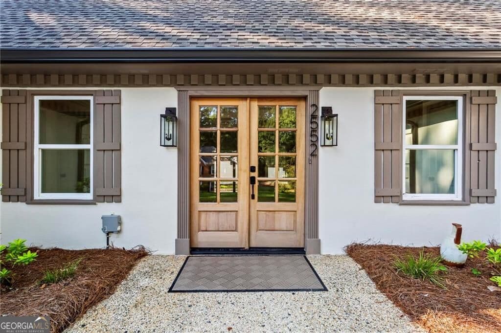 4 bedroom, 3.5 bathroom, 2,797 sq ft single family residence for sale at 2552 Hollycreek Drive, Marietta, GA 30062 — photo 4