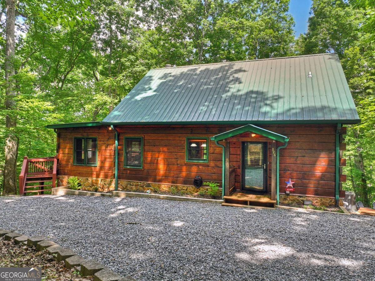 3 bedroom, 3 bathroom, 2,396 sq ft cabin,single family residence for sale at 316 Pigeon Creek Road, Blue Ridge, GA 30513 — photo 2