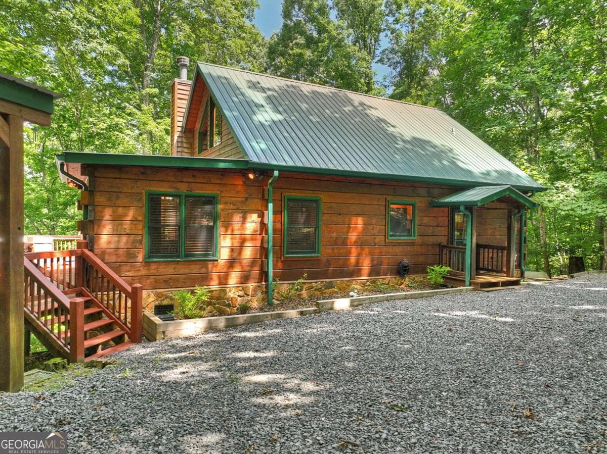 3 bedroom, 3 bathroom, 2,396 sq ft cabin,single family residence for sale at 316 Pigeon Creek Road, Blue Ridge, GA 30513 — photo 9
