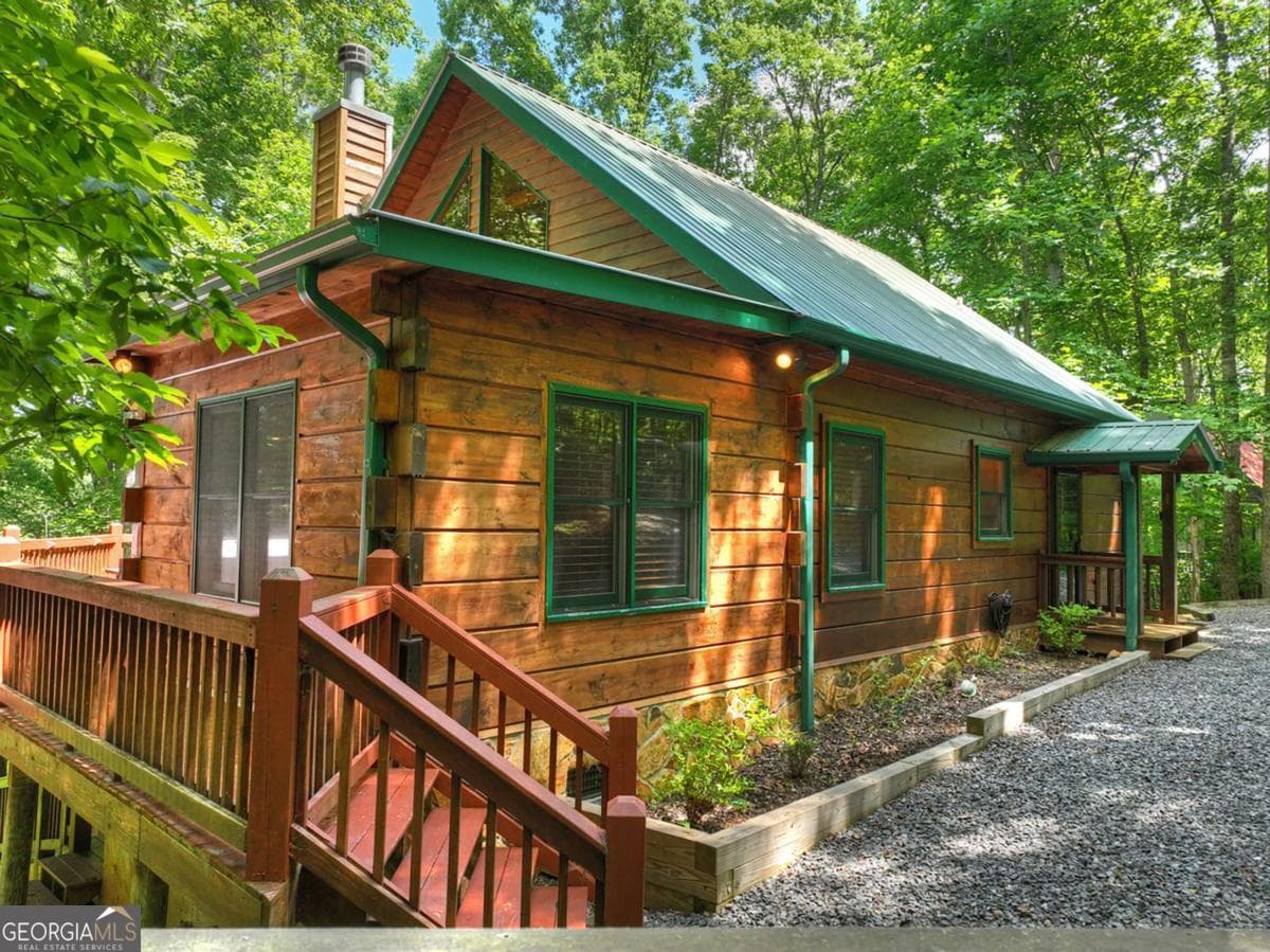 3 bedroom, 3 bathroom, 2,396 sq ft cabin,single family residence for sale at 316 Pigeon Creek Road, Blue Ridge, GA 30513 — photo 8