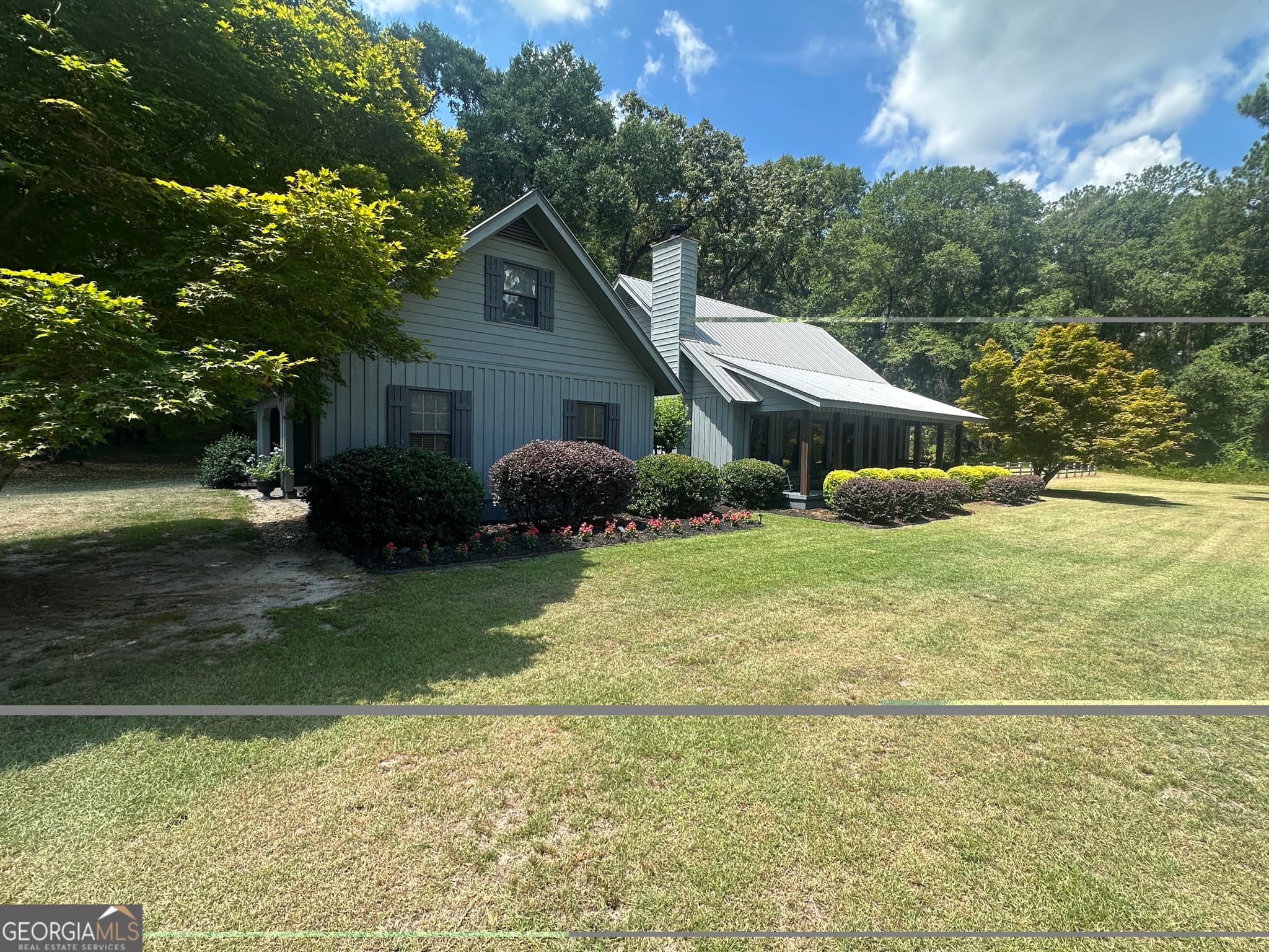 3 bedroom, 2 bathroom, 2,200 sq ft single family residence for sale at 3852 Poor Robin Road, Sylvania, GA 30467 — photo 3