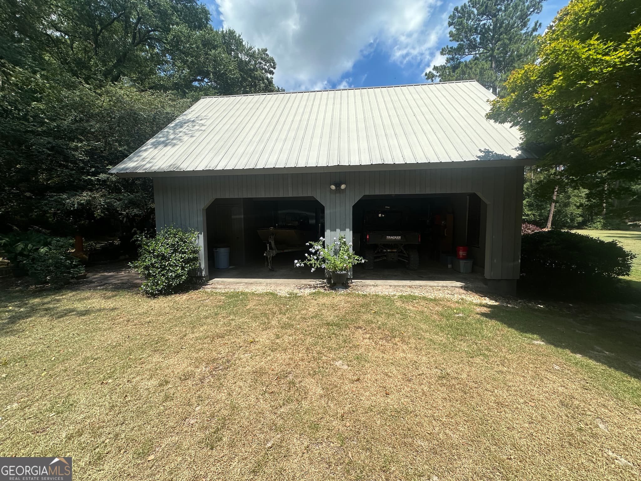 3 bedroom, 2 bathroom, 2,200 sq ft single family residence for sale at 3852 Poor Robin Road, Sylvania, GA 30467 — photo 5