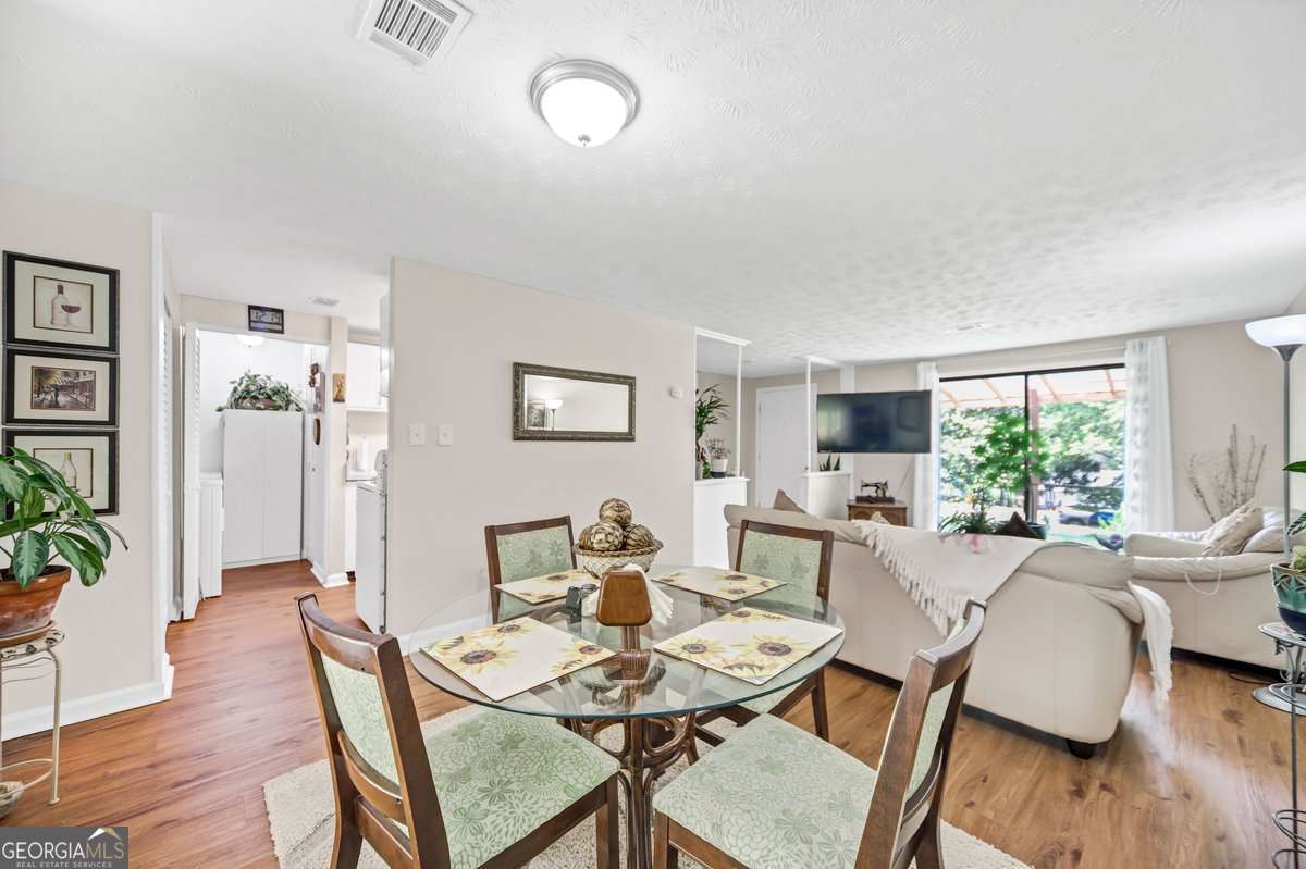 3 bedroom, 2 bathroom, 1,040 sq ft single family residence for sale at 3184 Newcastle Way, Snellville, GA 30039 — photo 7