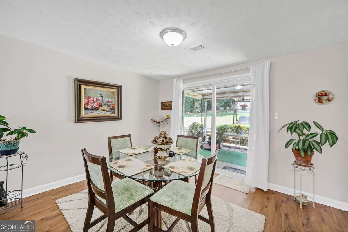 3 bedroom, 2 bathroom, 1,040 sq ft single family residence for sale at 3184 Newcastle Way, Snellville, GA 30039 — photo 8