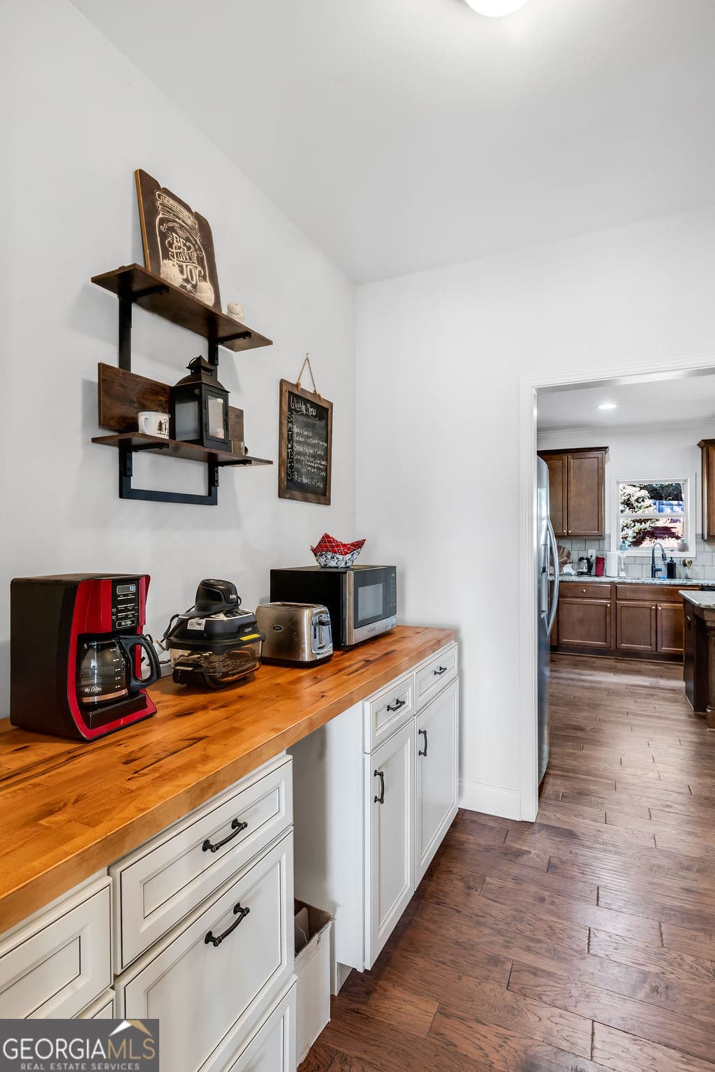 4 bedroom, 2.5 bathroom, 2,765 sq ft single family residence for sale at 3409 Laurel Glen Court, Gainesville, GA 30504 — photo 6