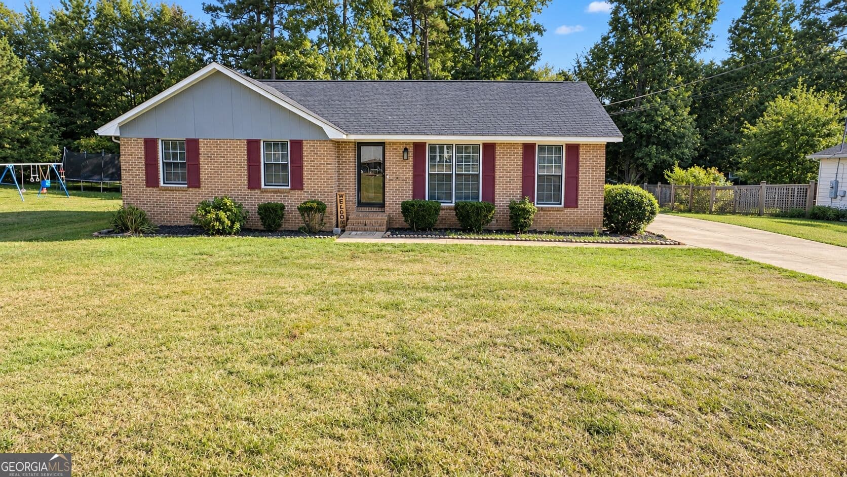 3 bedroom, 2 bathroom, 1,534 sq ft single family residence for sale at 218 Cosby Drive, Lagrange, GA 30241 — photo 1 of 48