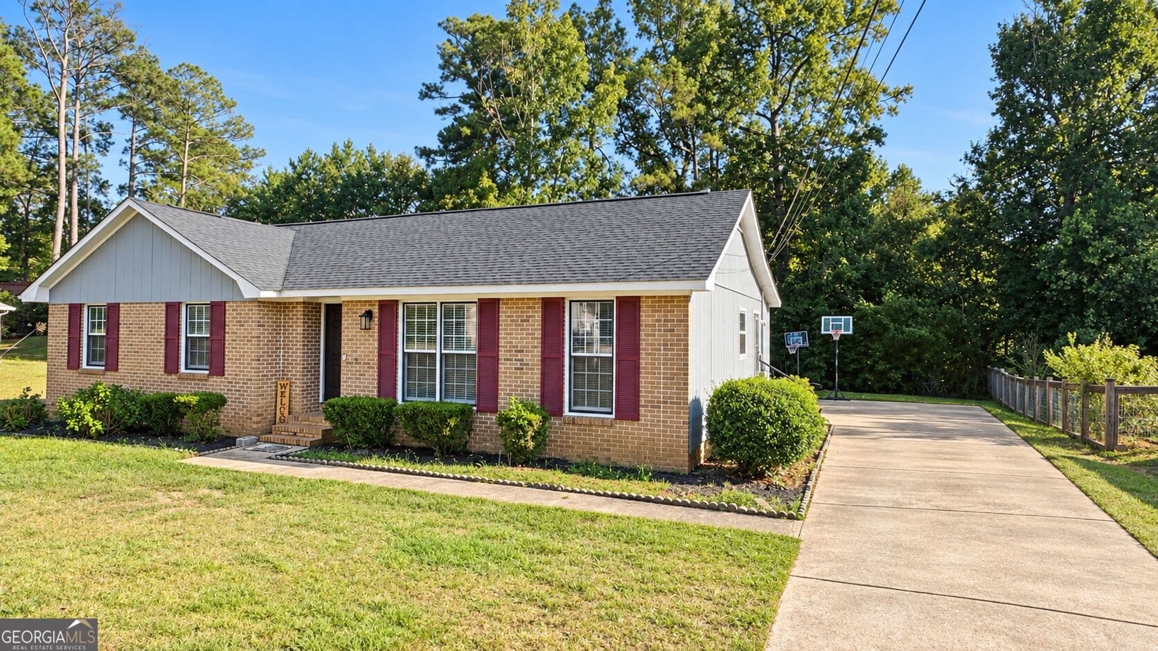 3 bedroom, 2 bathroom, 1,534 sq ft single family residence for sale at 218 Cosby Drive, Lagrange, GA 30241 — photo 5