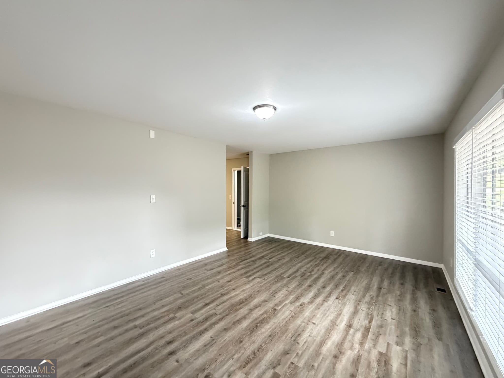 4 bedroom, 2 bathroom, 1,470 sq ft single family residence for sale at 2528 Benson Poole Road, Smyrna, GA 30082 — photo 3