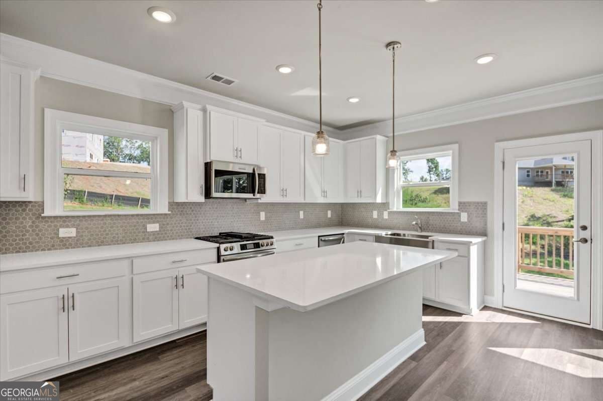 5 bedroom, 3.5 bathroom, 2,628 sq ft single family residence for sale at 3335 Trevi Trail, Douglasville, GA 30135 — photo 9