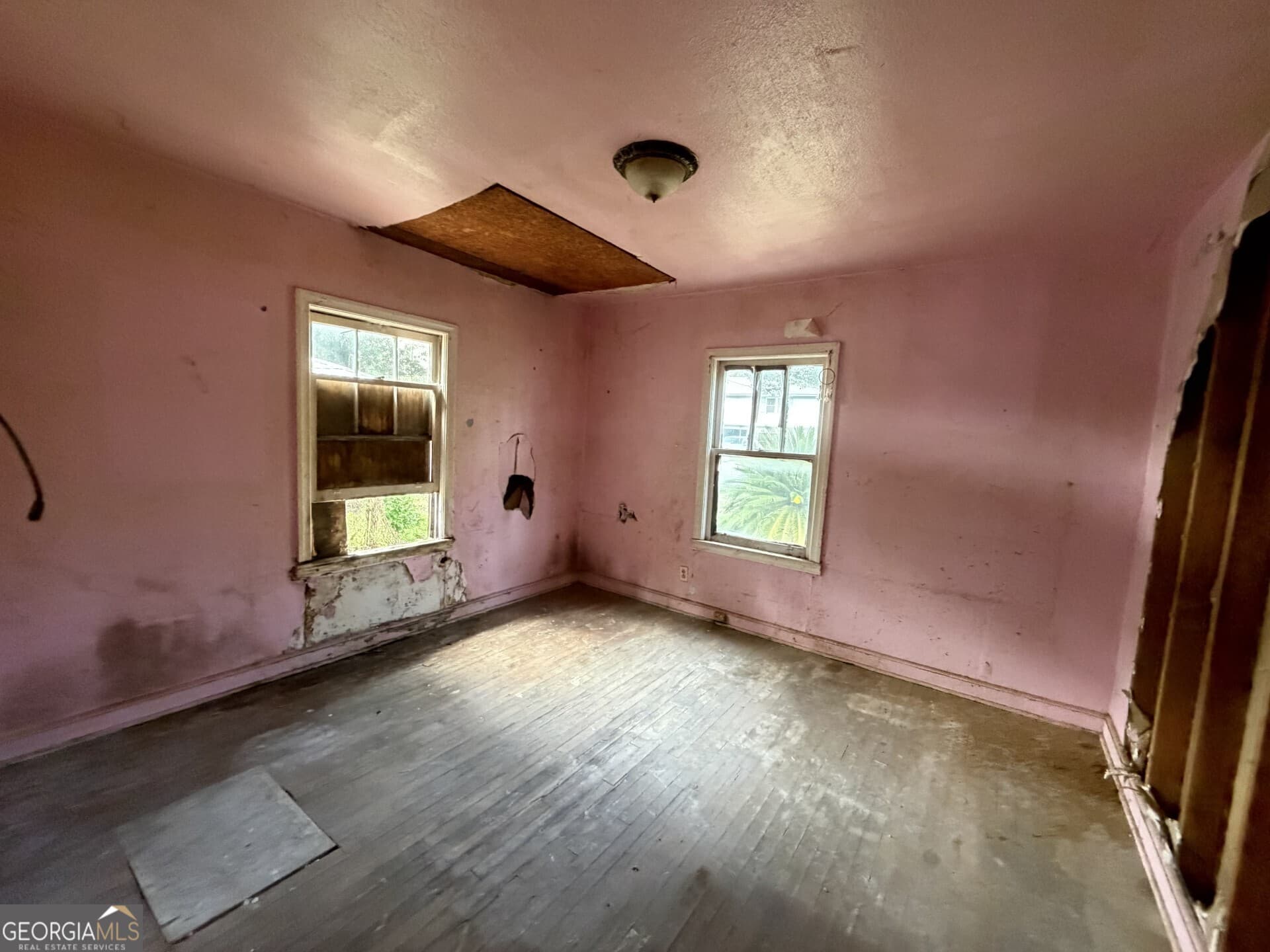 2 bedroom, 1 bathroom, 832 sq ft single family residence for sale at 3511 Franklin Avenue, Brunswick, GA 31520 — photo 3