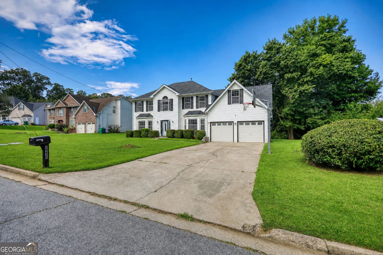 5 bedroom, 3 bathroom, 2,776 sq ft single family residence for sale at 6215 Waterton Drive, Lithonia, GA 30058 — photo 4