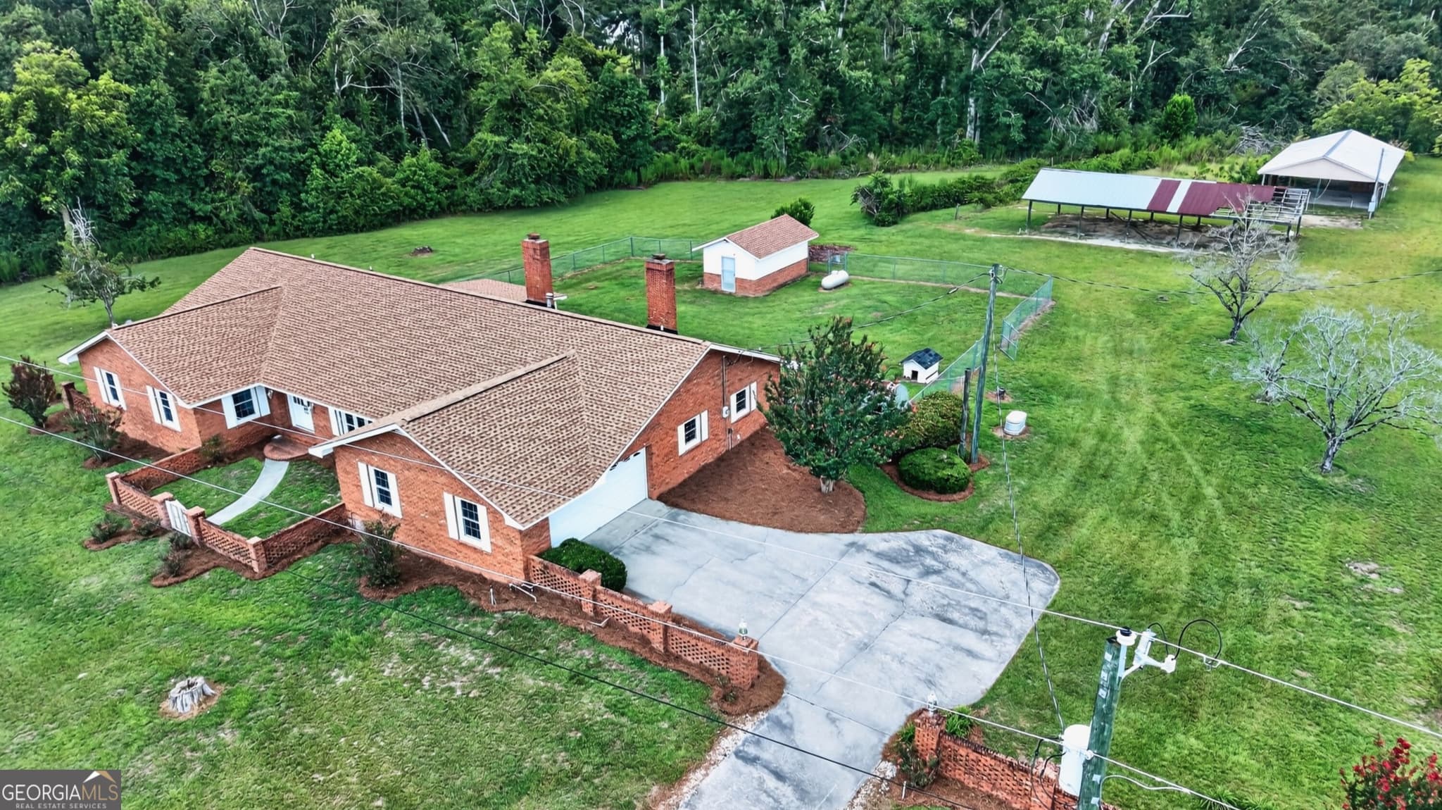 3 bedroom, 3 bathroom, 2,943 sq ft single family residence under contract at 5281 Us Highway 221, Soperton, GA 30457 — photo 4