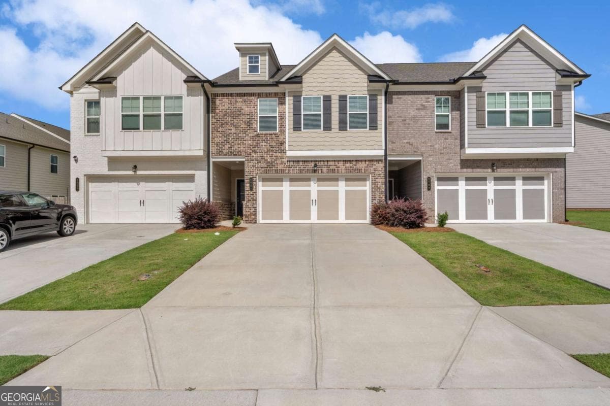 4 bedroom, 2.5 bathroom, 2,020 sq ft townhouse sold at 5064 Silver Fox Trail, Oakwood, GA 30566