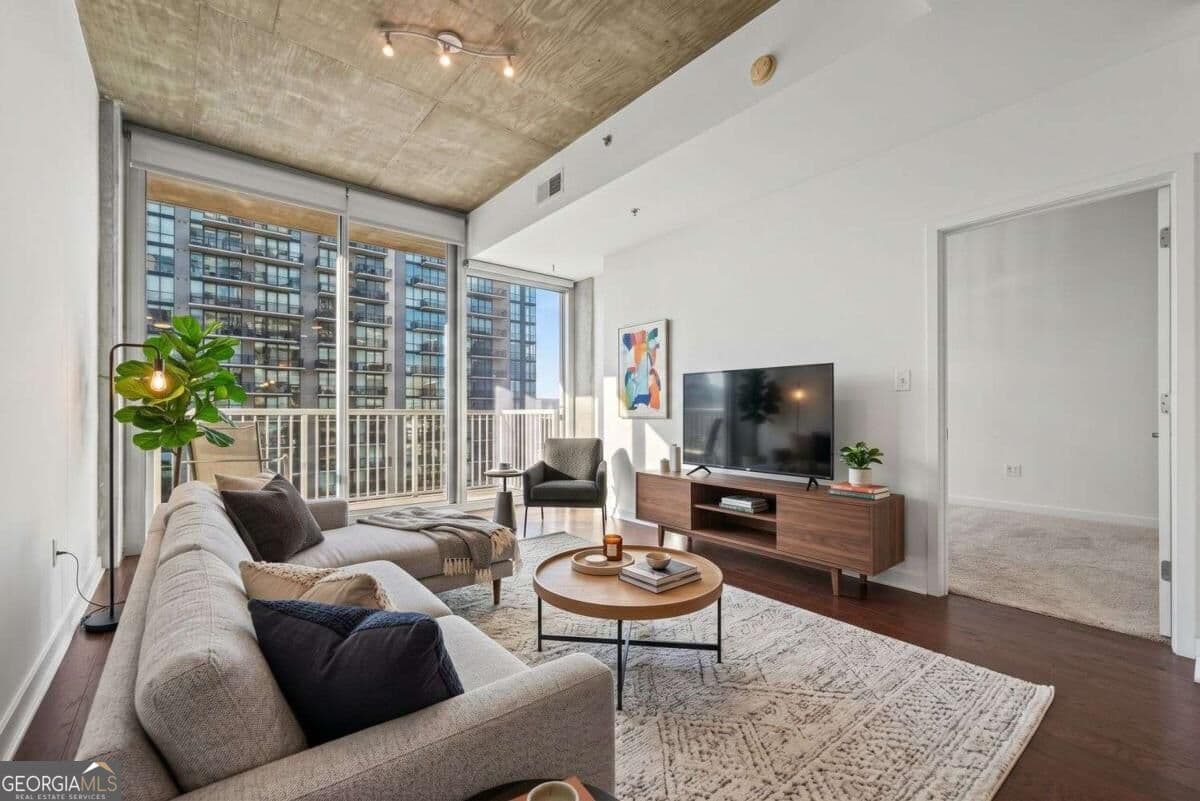 2 bedroom, 2 bathroom, 1,320 sq ft condominium for sale at 855 Peachtree Street 2209, Atlanta, GA 30308 — photo 2