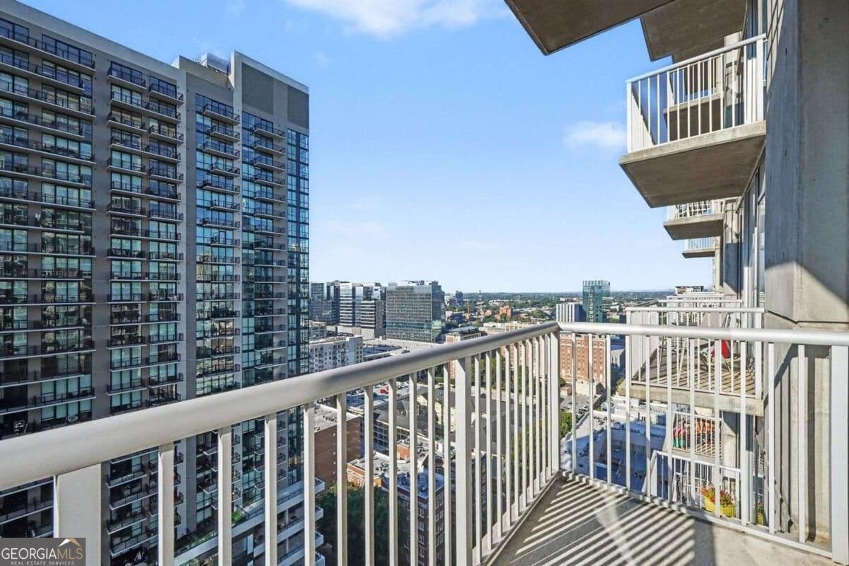 2 bedroom, 2 bathroom, 1,320 sq ft condominium for sale at 855 Peachtree Street 2209, Atlanta, GA 30308 — photo 7