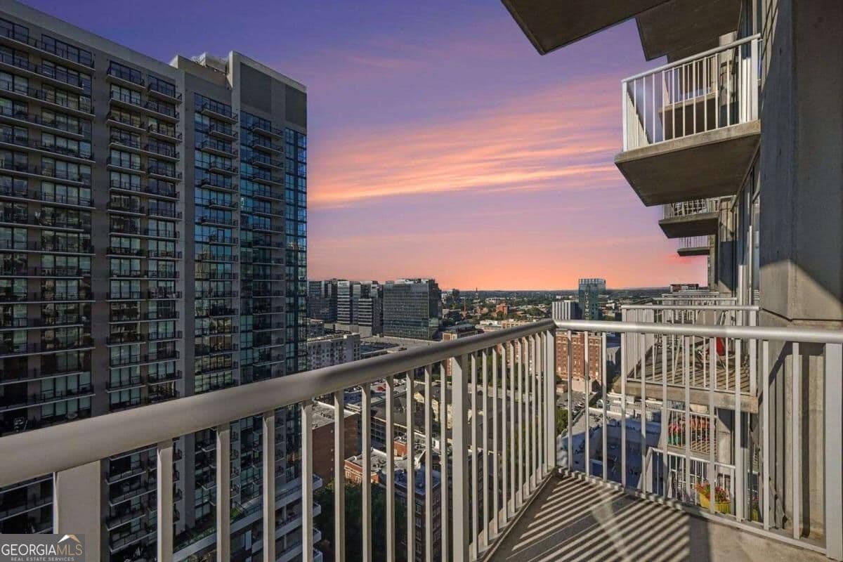 2 bedroom, 2 bathroom, 1,320 sq ft condominium for sale at 855 Peachtree Street 2209, Atlanta, GA 30308 — photo 1 of 51