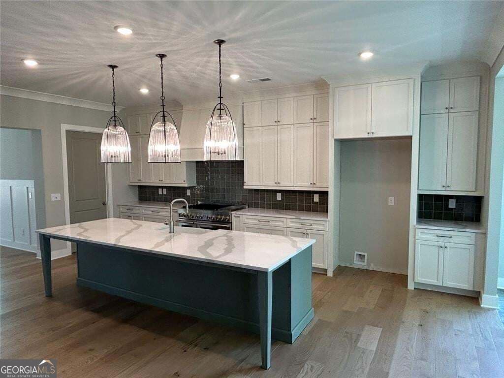 4 bedroom, 3.5 bathroom, 3,933 sq ft single family residence for sale at 1618 Ahaluna Drive, Gainesville, GA 30501 — photo 6