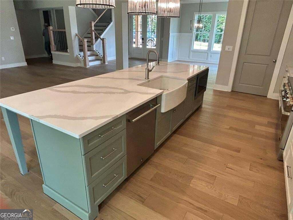 4 bedroom, 3.5 bathroom, 3,933 sq ft single family residence for sale at 1618 Ahaluna Drive, Gainesville, GA 30501 — photo 7