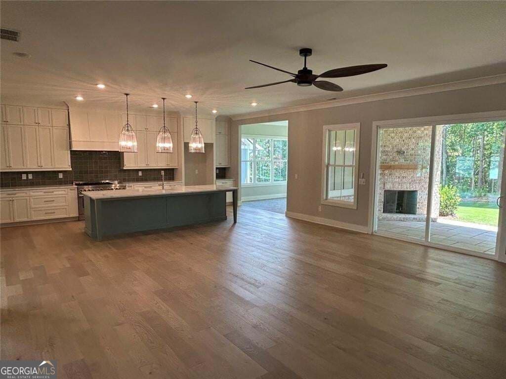 4 bedroom, 3.5 bathroom, 3,933 sq ft single family residence for sale at 1618 Ahaluna Drive, Gainesville, GA 30501 — photo 3