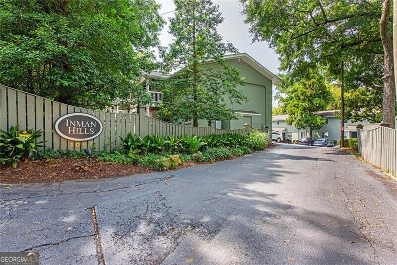 2 bedroom, 1 bathroom, 676 sq ft condominium for sale at 1067 Alta Avenue 20, Atlanta, GA 30307 — photo 1 of 41