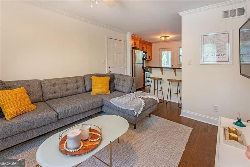 2 bedroom, 1 bathroom, 676 sq ft condominium for sale at 1067 Alta Avenue 20, Atlanta, GA 30307 — photo 9
