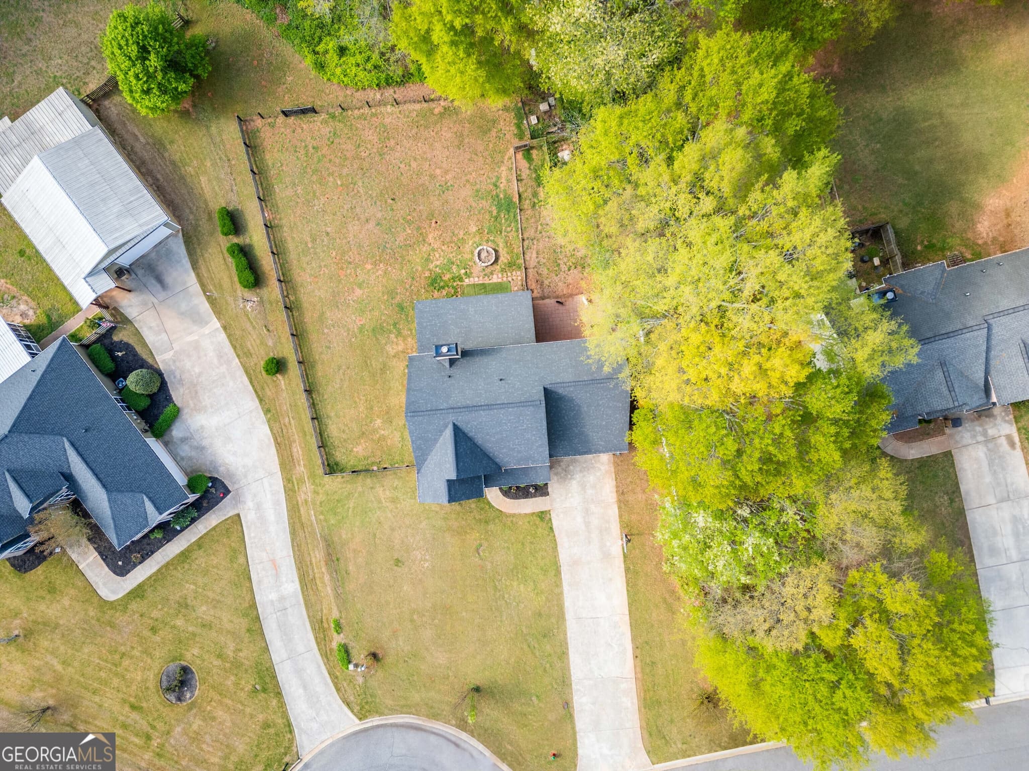 3 bedroom, 2.5 bathroom, 2,132 sq ft single family residence for sale at 303 McKendree Court, Bethlehem, GA 30620 — photo 6