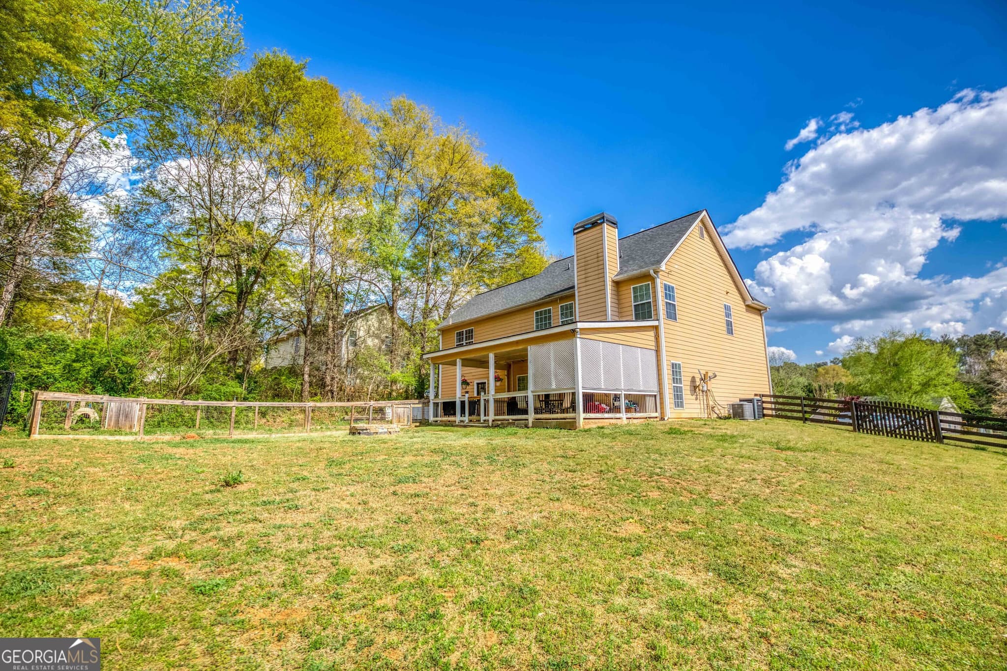 3 bedroom, 2.5 bathroom, 2,132 sq ft single family residence for sale at 303 McKendree Court, Bethlehem, GA 30620 — photo 10