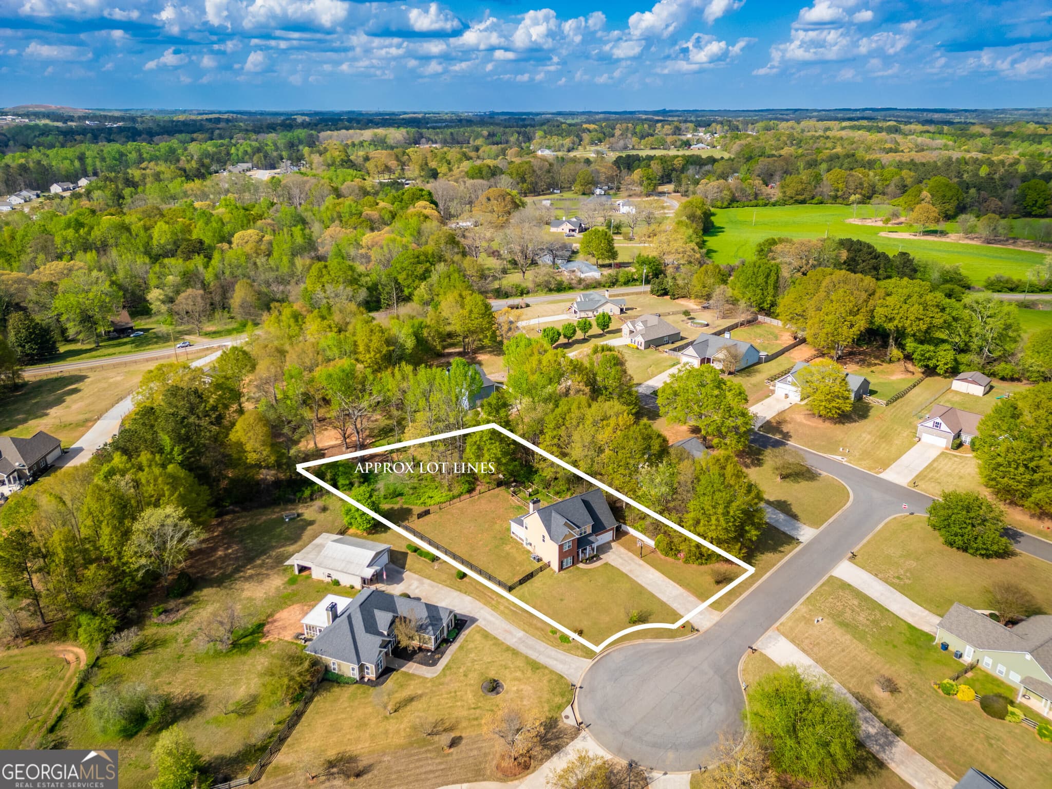 3 bedroom, 2.5 bathroom, 2,132 sq ft single family residence for sale at 303 McKendree Court, Bethlehem, GA 30620 — photo 4