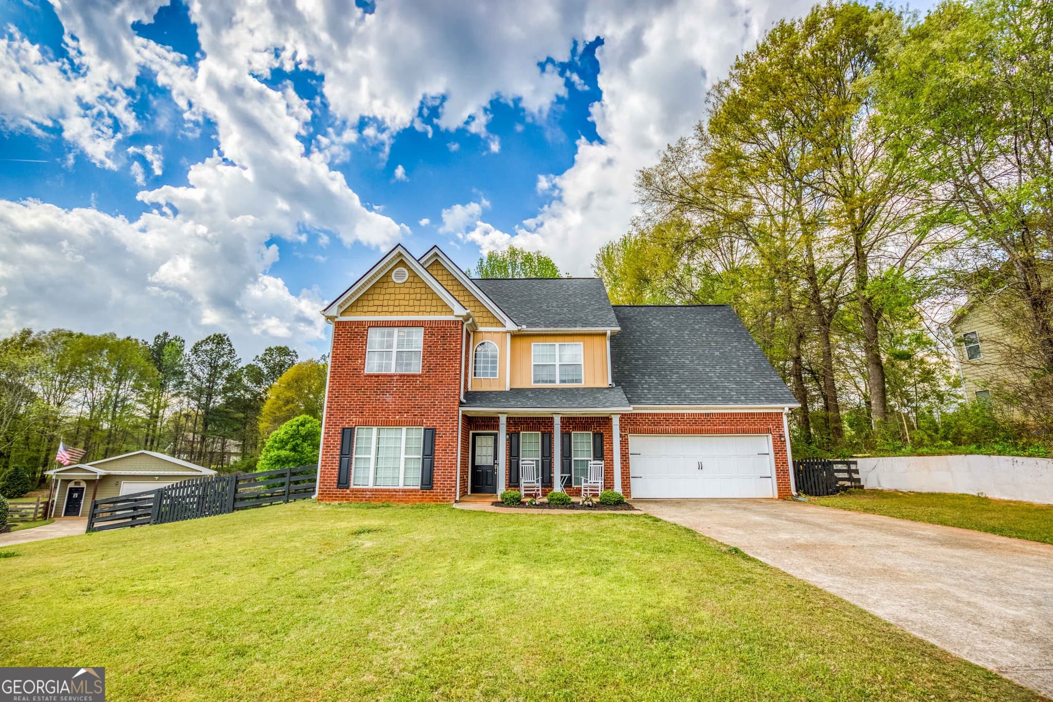 3 bedroom, 2.5 bathroom, 2,132 sq ft single family residence for sale at 303 McKendree Court, Bethlehem, GA 30620 — photo 8