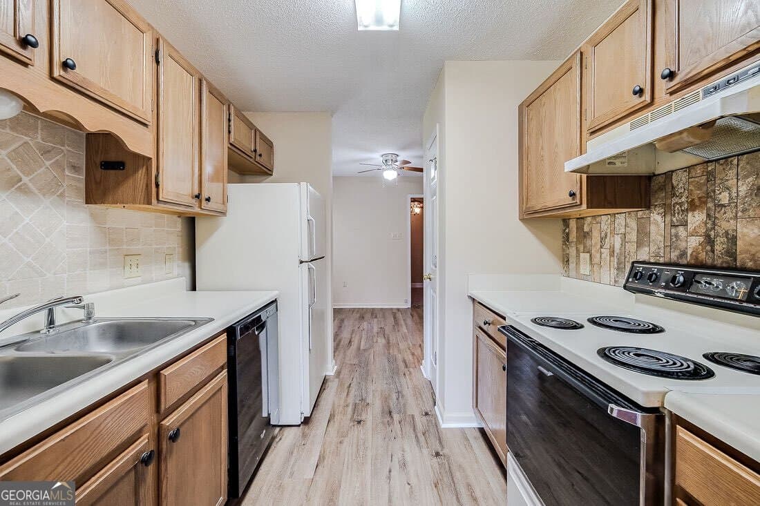 3 bedroom, 2 bathroom, 1,526 sq ft single family residence for sale at 494 Teal Lake Drive, Richmond Hill, GA 31324 — photo 10