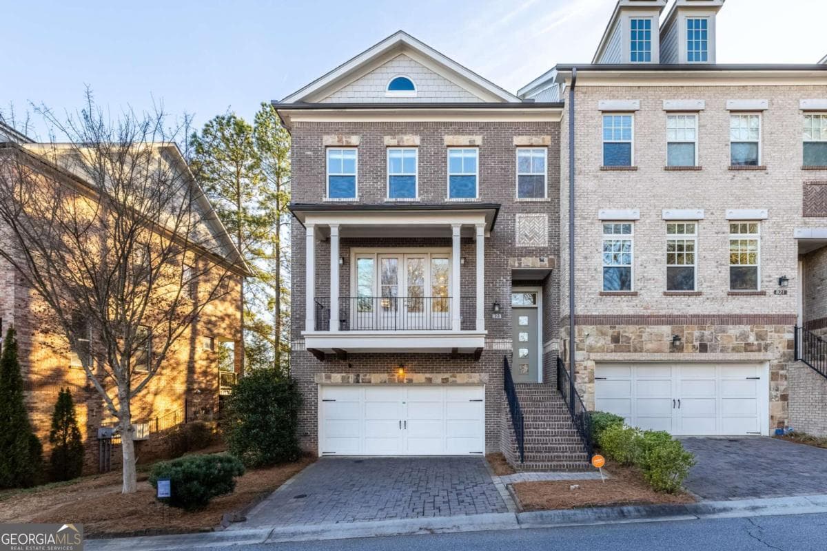 4 bedroom, 3.5 bathroom, 2,492 sq ft townhouse sold at 823 Canterbury Overlook, Atlanta, GA 30324