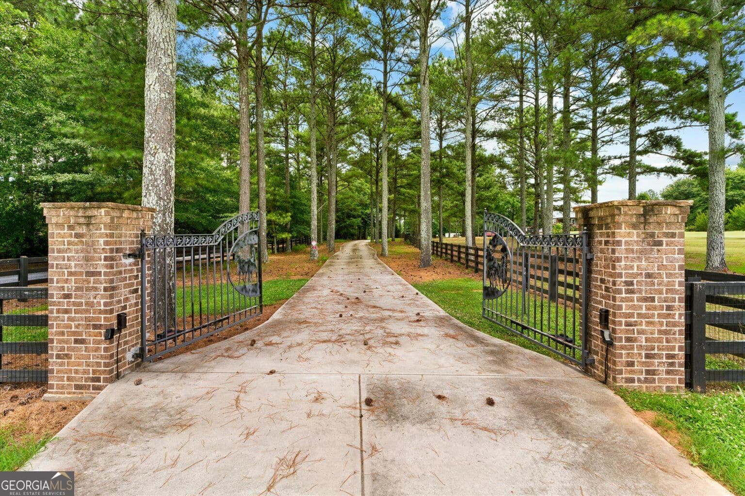 5 bedroom, 4 bathroom, 5,698 sq ft single family residence for sale at 1600 Old Alabama Road, Taylorsville, GA 30178 — photo 5