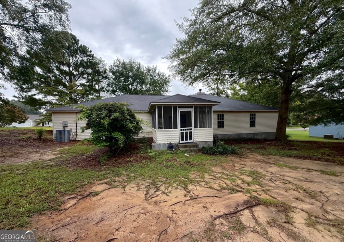 3 bedroom, 2 bathroom, 2,090 sq ft single family residence for rent at 105 Mockingbird Drive, Dublin, GA 31021 for $2,200 a month — photo 10