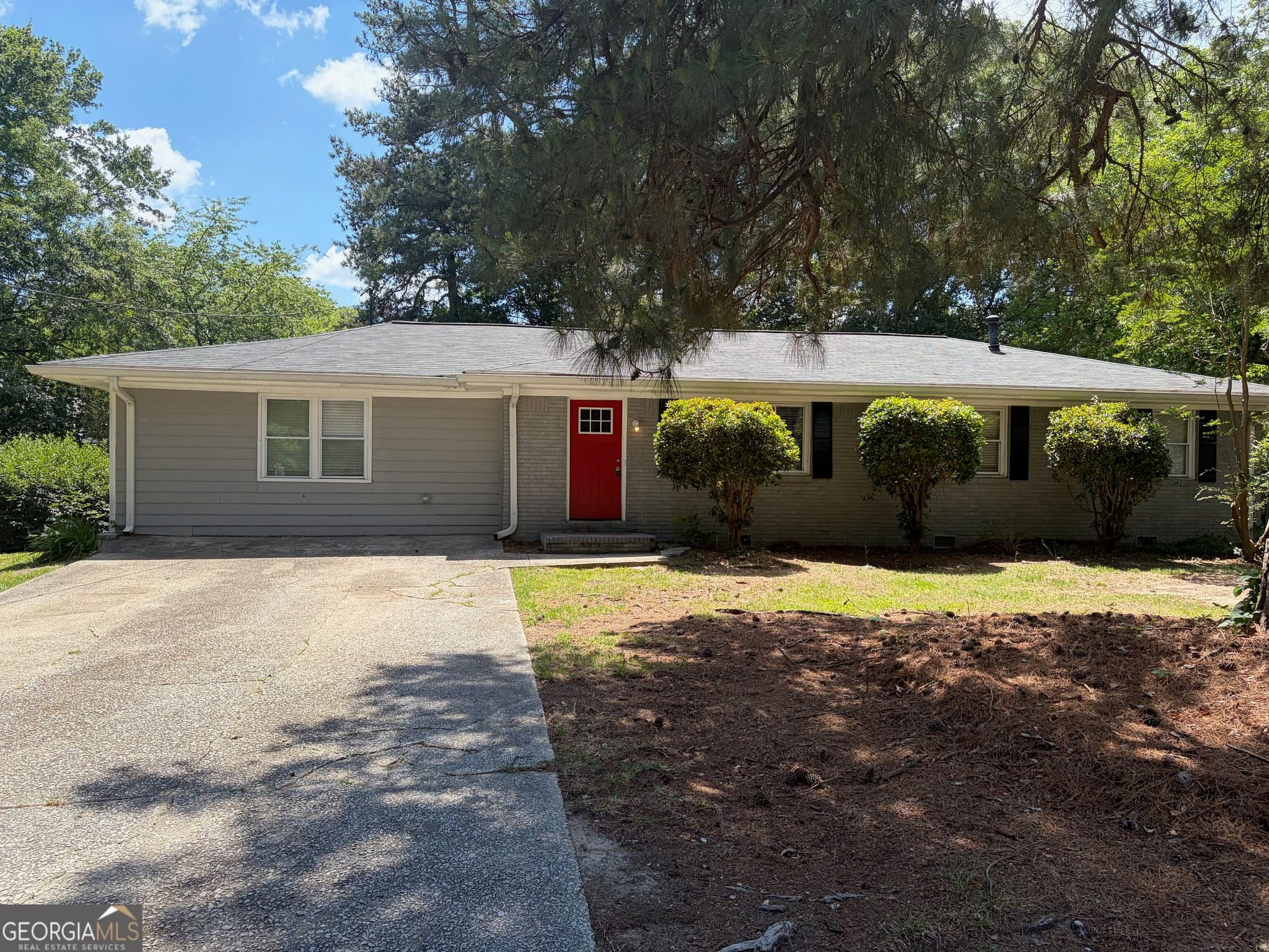 4 bedroom, 3 bathroom, 1,782 sq ft single family residence for sale at 8145 Connally Drive, Douglasville, GA 30134 — photo 2