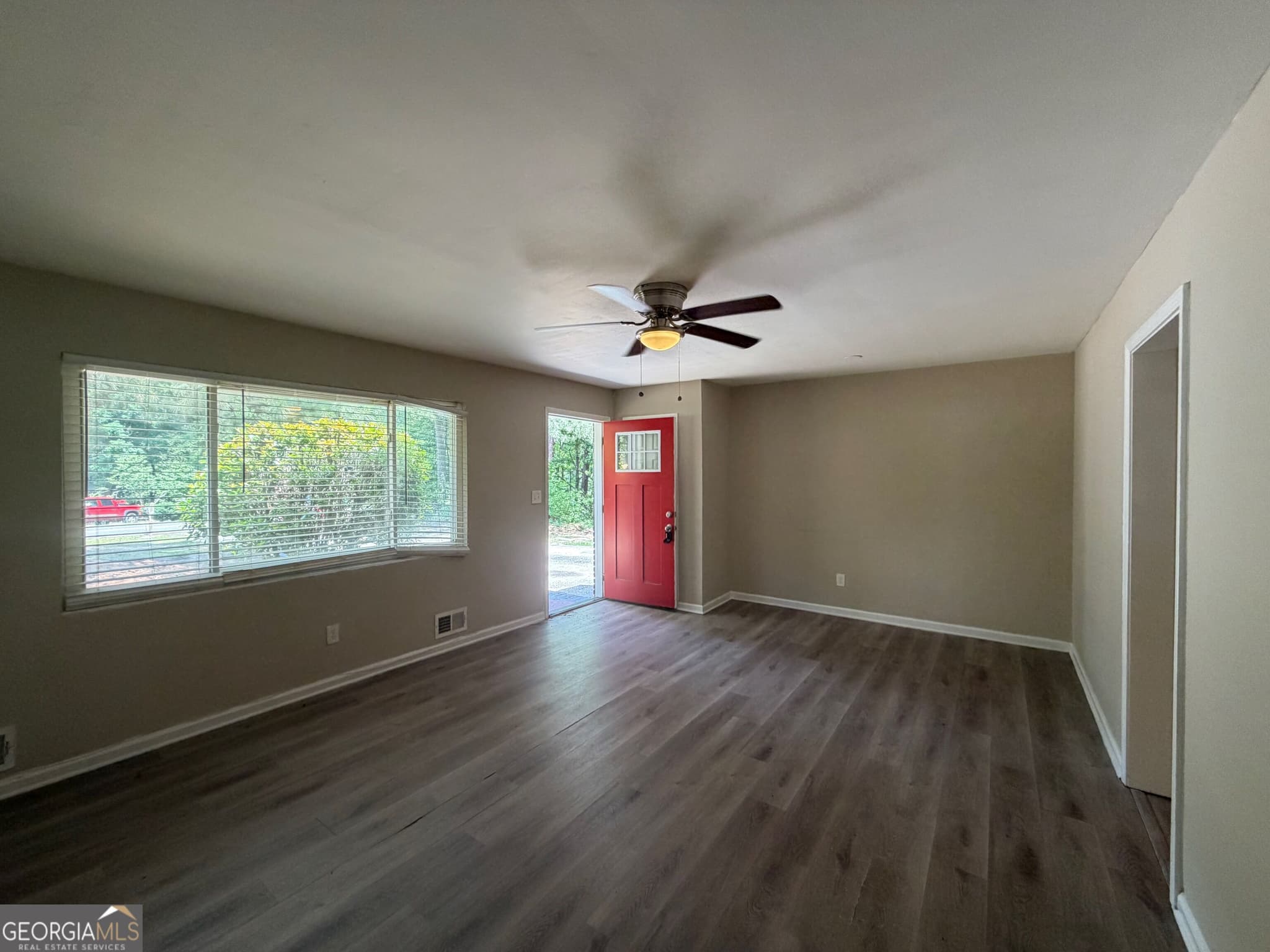 4 bedroom, 3 bathroom, 1,782 sq ft single family residence for sale at 8145 Connally Drive, Douglasville, GA 30134 — photo 4
