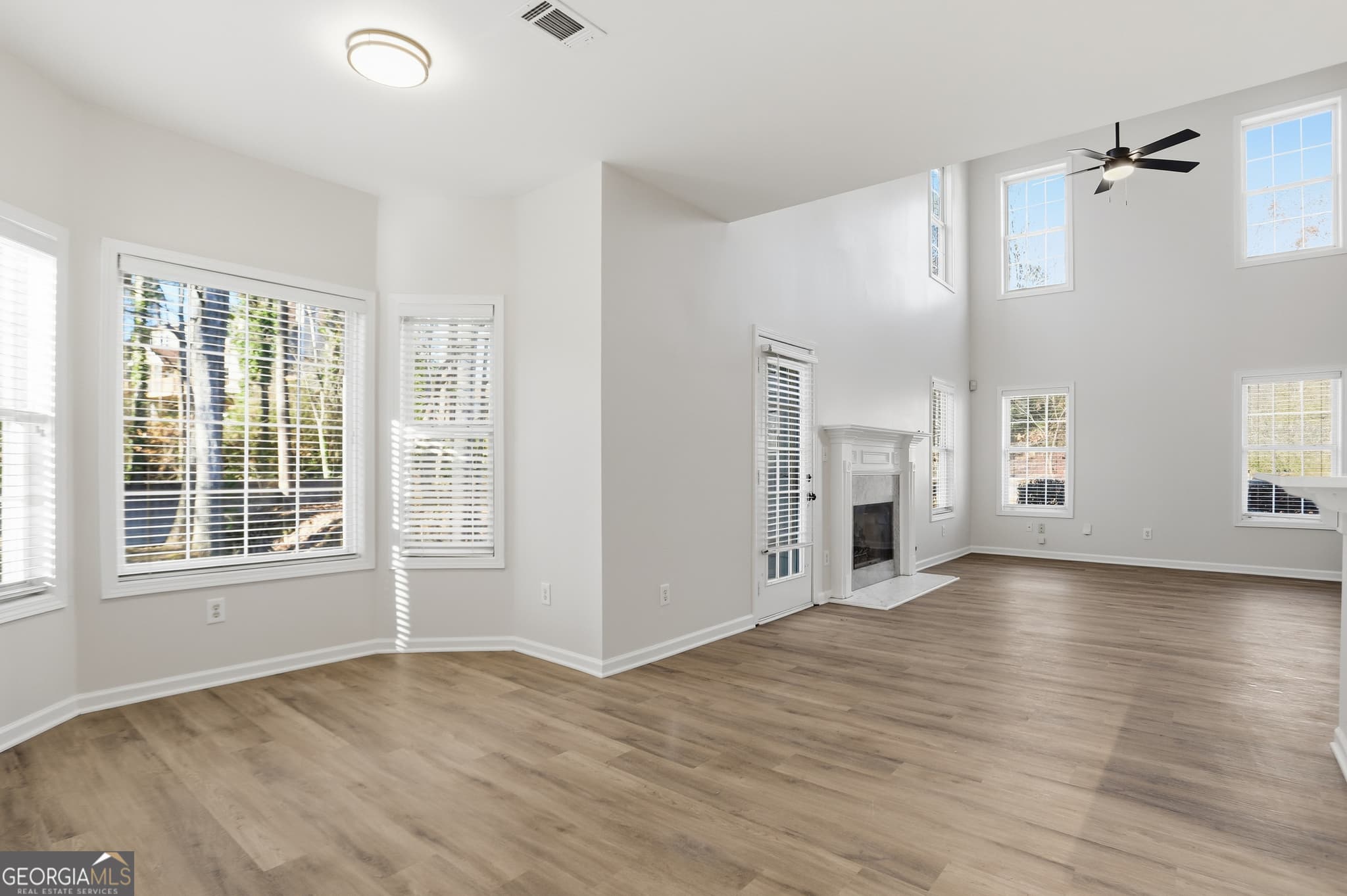4 bedroom, 2.5 bathroom, 2,730 sq ft single family residence for sale at 1210 Arthur Court, Lawrenceville, GA 30043 — photo 5