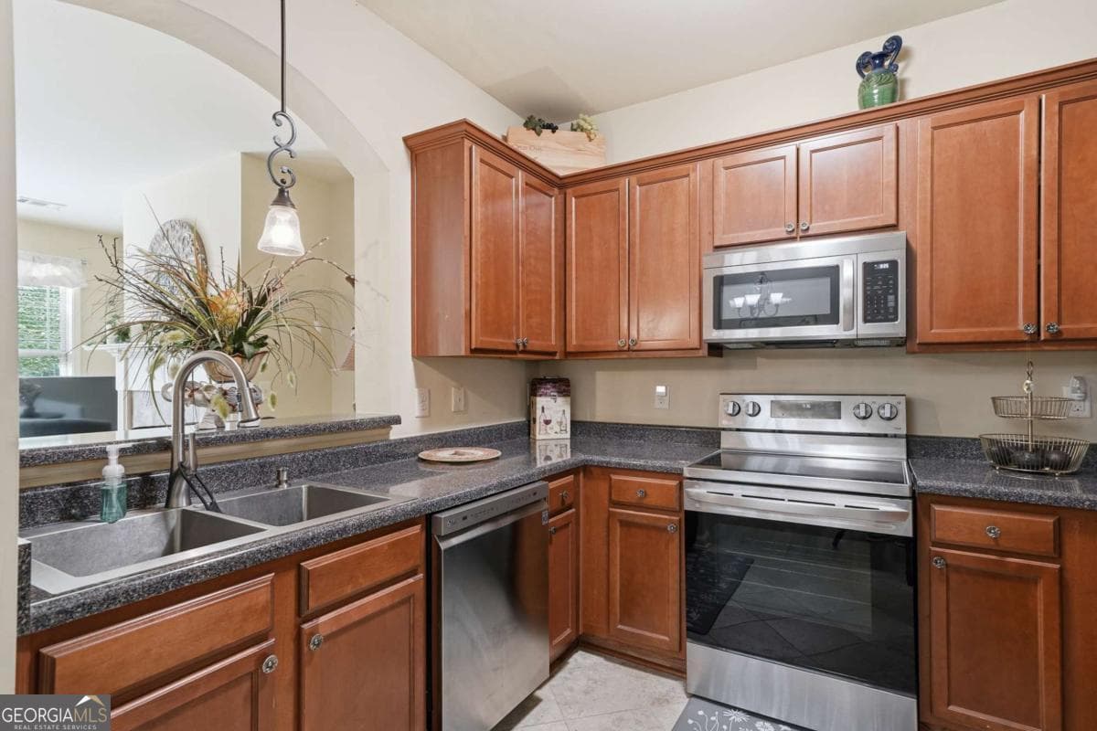 3 bedroom, 2.5 bathroom, 1,832 sq ft townhouse for sale at 608 Myers Gate Road 608, Ball Ground, GA 30107 — photo 9
