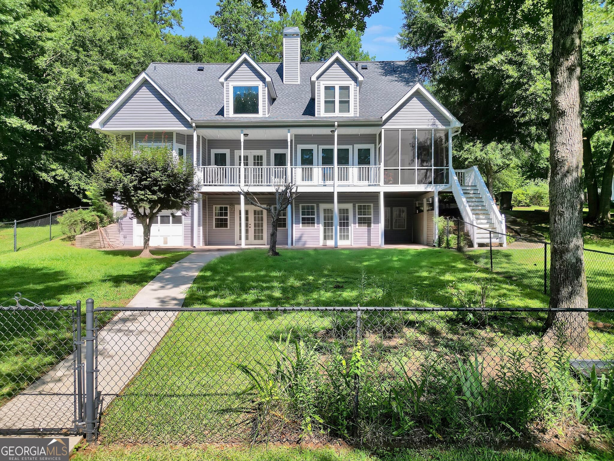 5 bedroom, 3.5 bathroom, 3,560 sq ft single family residence for sale at 561 Harbour Shores Drive, Jackson, GA 30233 — photo 1 of 67