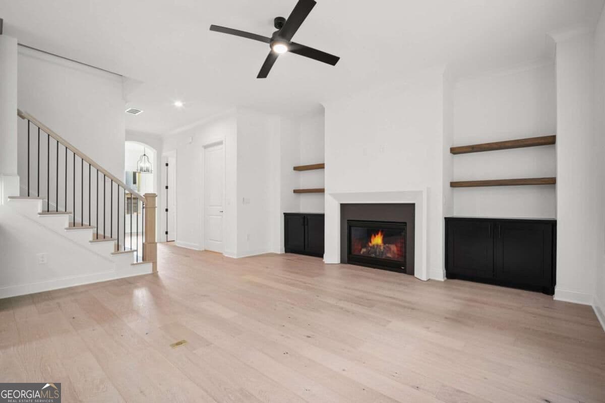 5 bedroom, 4.5 bathroom, 3,952 sq ft single family residence for sale at 841 Lakemont Drive, Canton, GA 30114 — photo 5