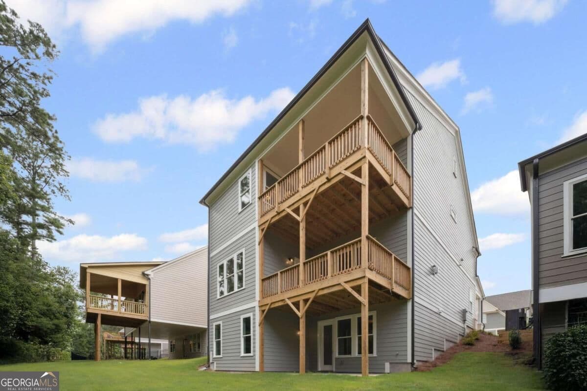 5 bedroom, 4.5 bathroom, 3,952 sq ft single family residence for sale at 841 Lakemont Drive, Canton, GA 30114 — photo 9