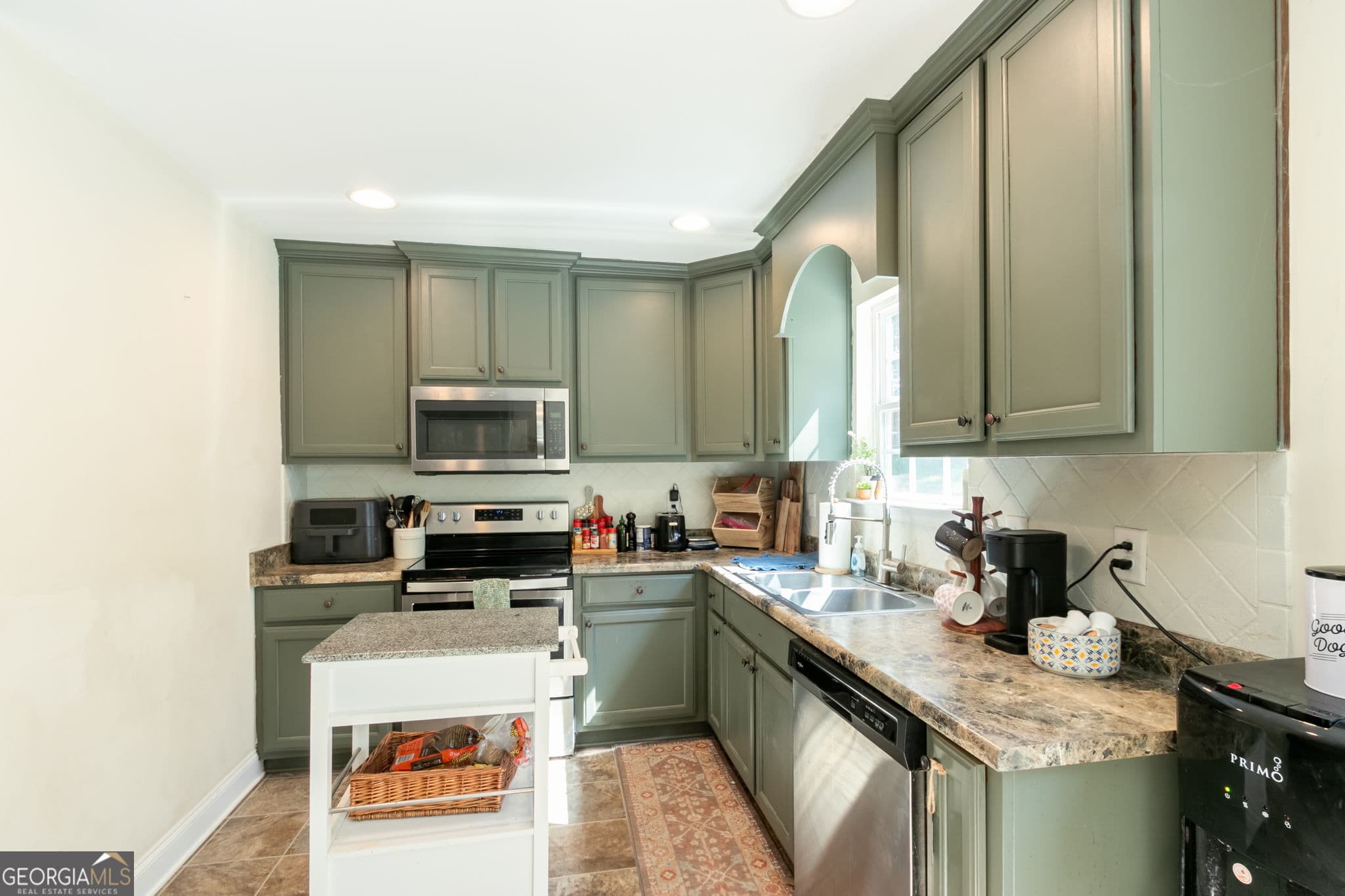 4 bedroom, 2.5 bathroom, 1,875 sq ft single family residence for sale at 8816 Shallow Creek Trail, Clermont, GA 30527 — photo 4