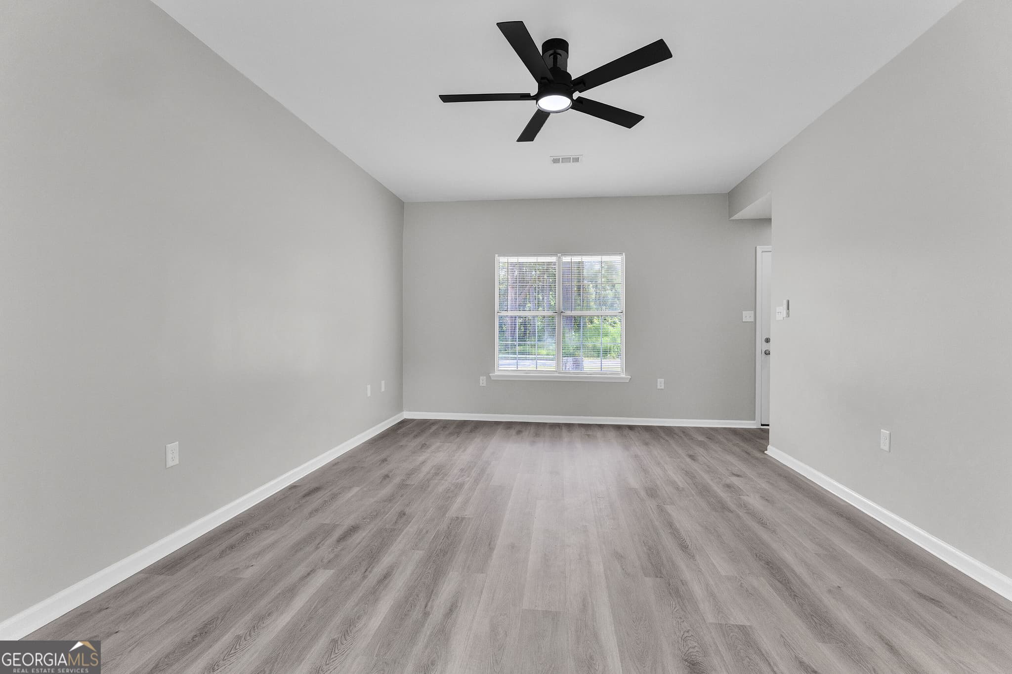 3 bedroom, 2 bathroom, 2,468 sq ft single family residence for sale at 1414 Baymeadows Drive, Valdosta, GA 31601 — photo 10